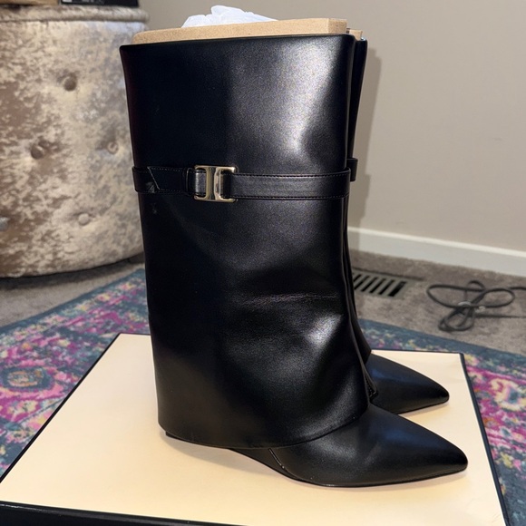 BCBG Rinzy Booties - Picture 3 of 6
